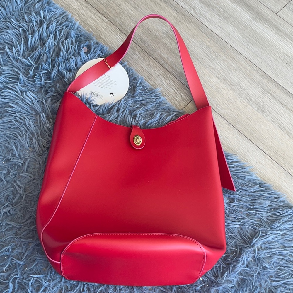 Elizabeth Arden bag. NWT